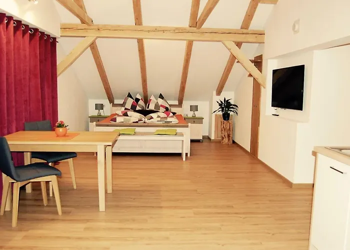 Stubenboeck * אכנקירש